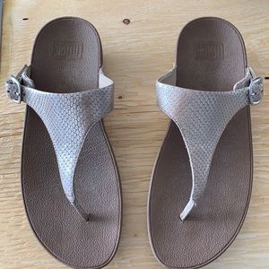 Fit flop sandals